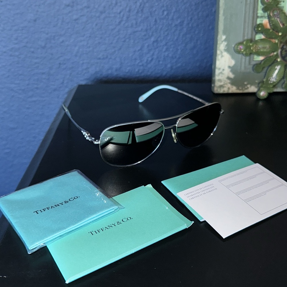 Tiffany Polarized Sunglasses - Picture 2 of 7